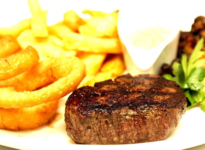 7oz Fillet Steak (by BEST WESTERN White House Hotel)