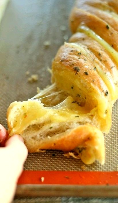 Hasselback Garlic Cheesy Bread