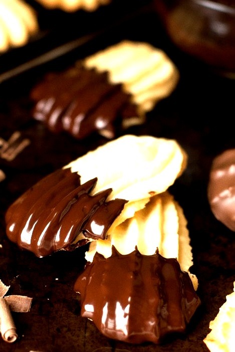 chocolate dipped italian butter cookies