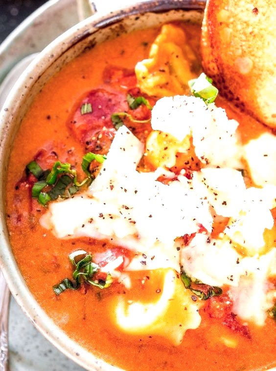 Roasted Tomato and Basil Tortellini Soup