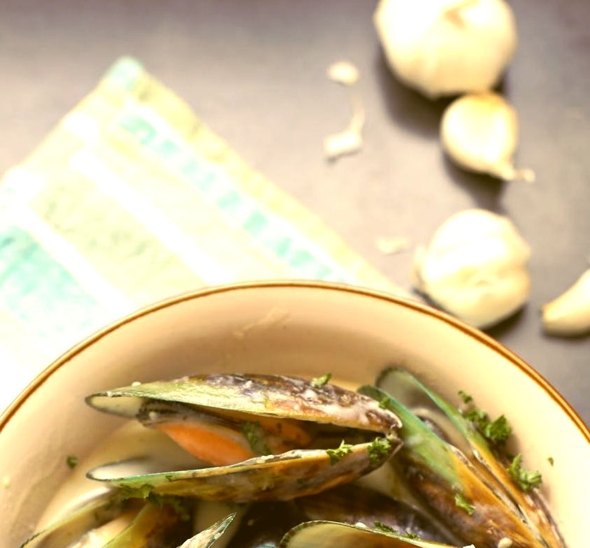 Garlic and Herb Mussels