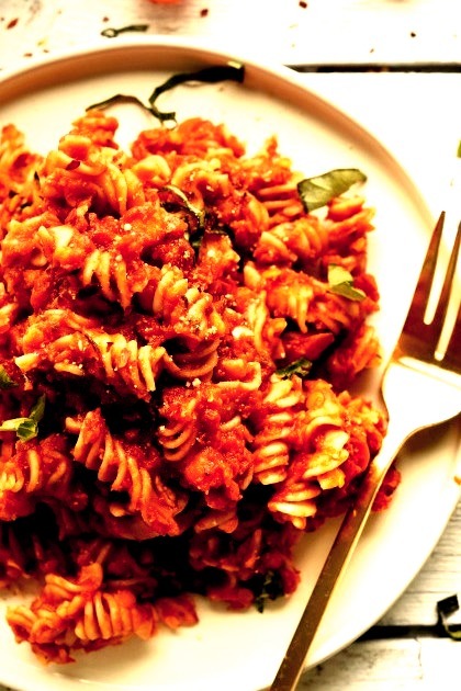 Spicy red pasta with lentils / RecipesourceClick here for more vegan food inspiration!
